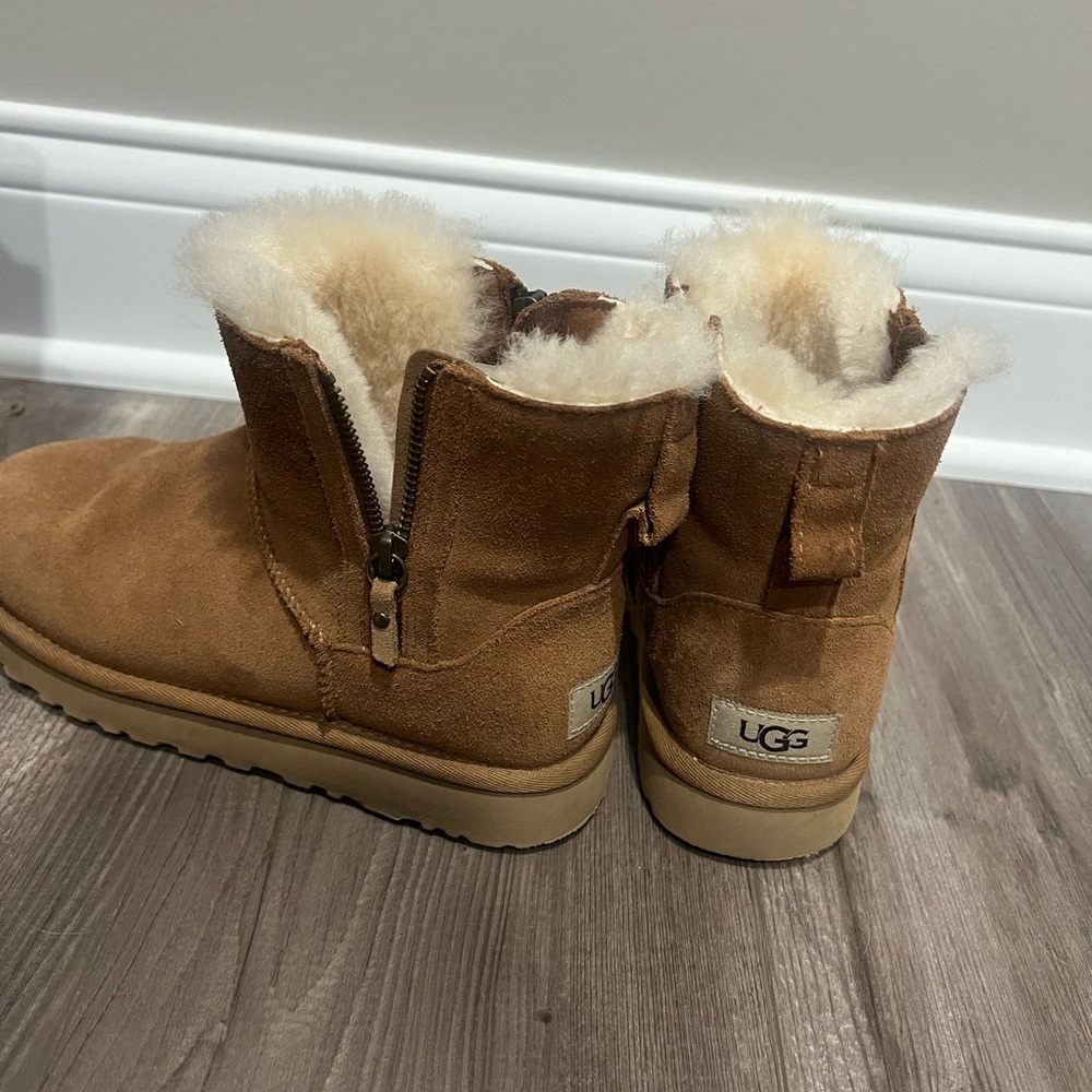 Ugg minis (limited edition)